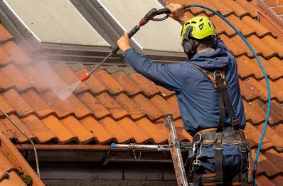 Démoussage et hydrofuge de toiture à Coatréven